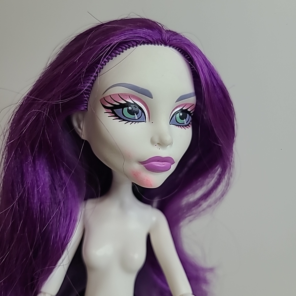 Monster High Spectra Vondergeist - Picture 2 of 5